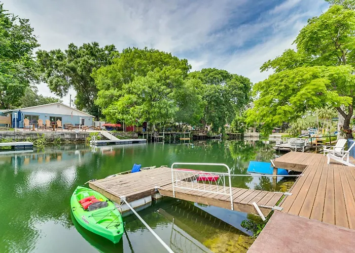 Waterfront Weeki Wachee Home W/ Fire Pit!
