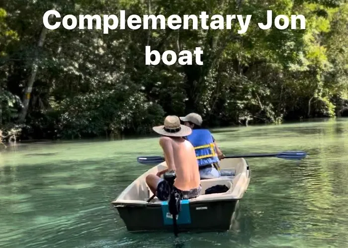 Weeki Wachee Retreat Canal Home With Hot Tub Kayaks Canoe And Boat With Trolling Motor Included