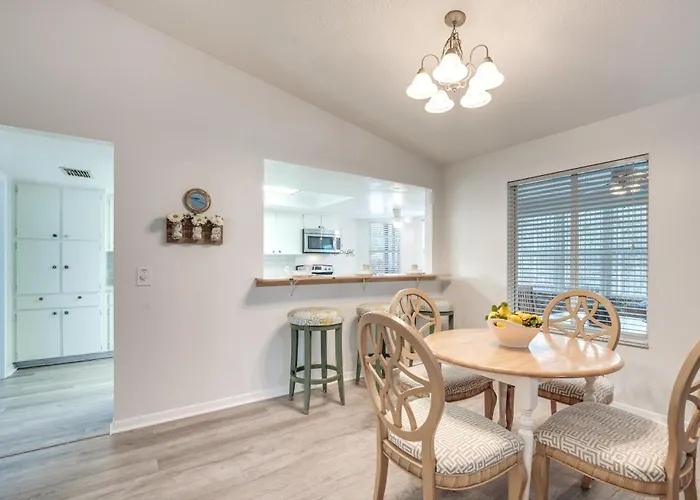 Heated Pool & 4-In-1 Grill: Spring Hill Haven!